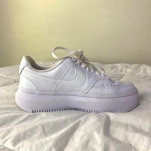 Size 7.5 white Nike sneakers.. barely worn